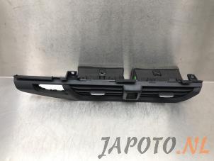 Gebruikte Luchtrooster Dashboard Nissan Micra (K14) 0.9 IG-T 12V Prijs € 49,95 Margeregeling aangeboden door Japoto Parts B.V.