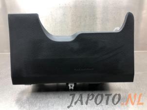 Gebruikte Airbag knie rechts Toyota Yaris III (P13) 1.4 D-4D-F Prijs € 99,95 Margeregeling aangeboden door Japoto Parts B.V.