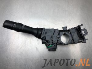 Gebruikte Licht Schakelaar Toyota Yaris III (P13) 1.4 D-4D-F Prijs € 34,95 Margeregeling aangeboden door Japoto Parts B.V.
