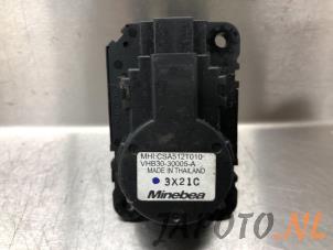 Gebruikte Kachelklep Motor Mitsubishi Outlander (GF/GG) 2.0 16V PHEV 4x4 Prijs € 36,70 Margeregeling aangeboden door Japoto Parts B.V.