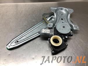 Gebruikte Ruitmechaniek 4Deurs links-achter Toyota Auris Touring Sports (E18) 1.2 T 16V Prijs € 75,00 Margeregeling aangeboden door Japoto Parts B.V.