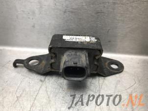 Gebruikte Airbag Sensor Toyota Land Cruiser (J12) 3.0 D-4D 16V Prijs € 31,45 Margeregeling aangeboden door Japoto Parts B.V.