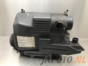 Gebruikte Luchtfilterhuis Toyota Land Cruiser (J12) 3.0 D-4D 16V Prijs € 103,95 Margeregeling aangeboden door Japoto Parts B.V.