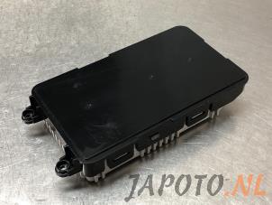 Gebruikte Draadloze oplader Hyundai i30 Fastback (PDEBA/PEDBC) 2.0 N Turbo 16V Prijs € 104,95 Margeregeling aangeboden door Japoto Parts B.V.