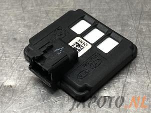 Gebruikte Sensor Licht Hyundai i30 Fastback (PDEBA/PEDBC) 2.0 N Turbo 16V Prijs € 24,95 Margeregeling aangeboden door Japoto Parts B.V.
