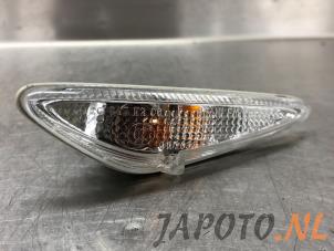 Gebruikte Knipperlicht Scherm links-voor Mazda MX-5 RF (ND) 2.0 SkyActiv G-160 16V Prijs € 14,95 Margeregeling aangeboden door Japoto Parts B.V.