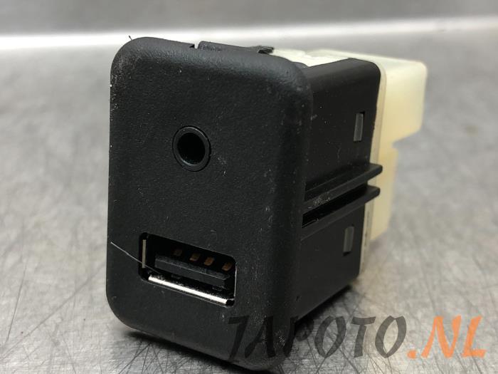 AUX/USB aansluiting Chevrolet Aveo