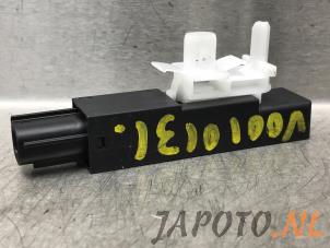 Gebruikte Keyless entry antenne Mazda MX-5 RF (ND) 2.0 SkyActiv G-160 16V Prijs € 19,95 Margeregeling aangeboden door Japoto Parts B.V.