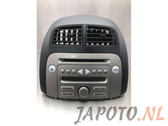 Radio CD Speler van een Daihatsu Sirion 2 (M3) 1.3 16V DVVT 2008