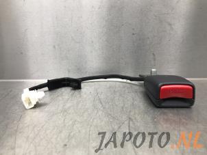 Gebruikte Veiligheidsgordel Insteek rechts-achter Toyota Prius Plus (ZVW4) 1.8 16V Prijs € 19,95 Margeregeling aangeboden door Japoto Parts B.V.