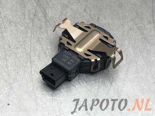 Gebruikte Sensor Licht Kia Cee'd (JDB5) 1.0i T-GDi 12V 120 Prijs € 24,99 Margeregeling aangeboden door Japoto Parts B.V.