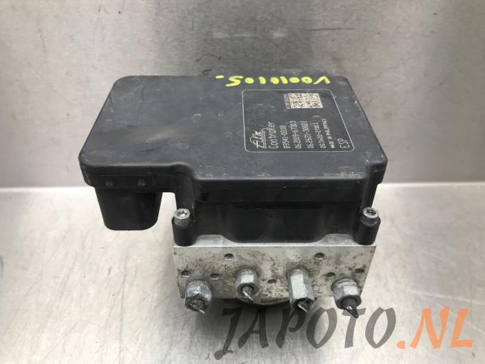 Gebruikte ABS Pomp Toyota Yaris III (P13) 1.4 D-4D-F Prijs € 78,70 Margeregeling aangeboden door Japoto Parts B.V.