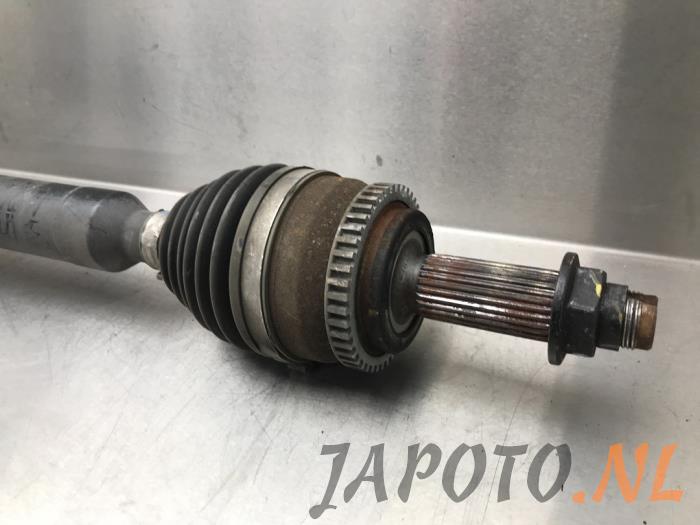 Aandrijfas rechts-voor van een Kia Cee'd Sportswagon (JDC5) 1.6 CRDi 16V VGT 2017