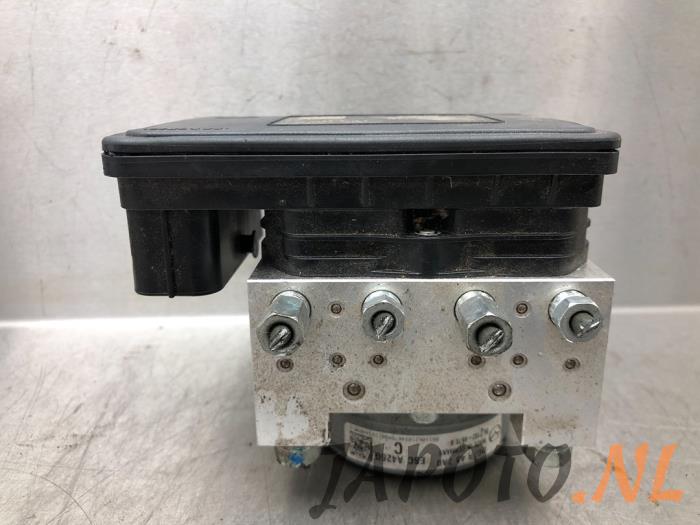 Gebruikte ABS Pomp Mazda 2 (DJ/DL) 1.5 SkyActiv-G 90 Prijs € 131,25 Margeregeling aangeboden door Japoto Parts B.V.