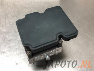 Gebruikte ABS Pomp Toyota Aygo (B40) 1.0 12V VVT-i Prijs € 26,24 Margeregeling aangeboden door Japoto Parts B.V.