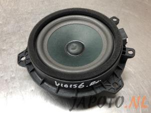 Gebruikte Speaker Kia Stonic (YB) 1.0i T-GDi 12V Eco-Dynamics+ Prijs € 19,99 Margeregeling aangeboden door Japoto Parts B.V.