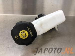 Gebruikte Hoofdremcilinder Kia Stonic (YB) 1.0i T-GDi 12V Eco-Dynamics+ Prijs € 26,20 Margeregeling aangeboden door Japoto Parts B.V.