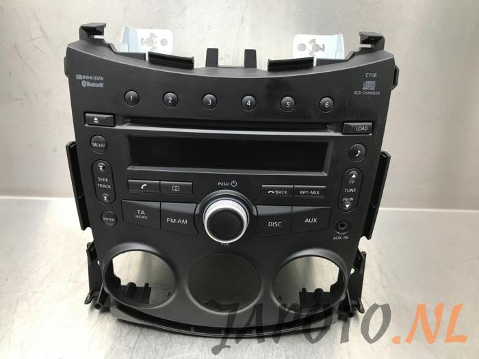 Radio CD Speler van een Nissan 370 Z (Z34A) 3.7 V6 24V 2011