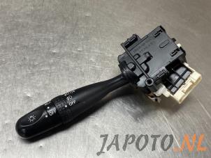 Gebruikte Schakelaar Licht Daihatsu Terios (J2) 1.5 16V DVVT 4x2 Euro 4 Prijs € 34,99 Margeregeling aangeboden door Japoto Parts B.V.