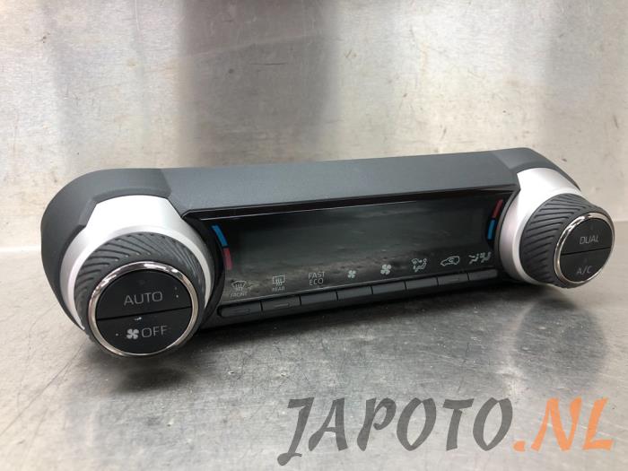 Panel de control de calefacción Toyota Rav-4