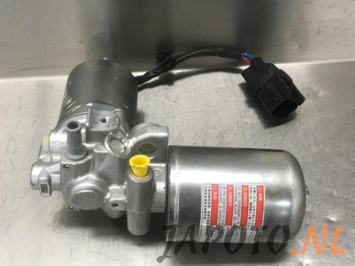 Brake servo vacuum pump Toyota Rav-4