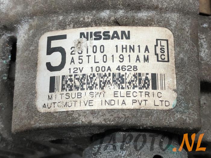Alternator van een Nissan Micra (K13) 1.2 12V 2015