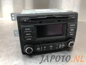Gebruikte Radio CD Speler Kia Rio III (UB) 1.2 CVVT 16V Prijs € 100,00 Margeregeling aangeboden door Japoto Parts B.V.