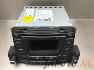 Gebruikte Radio CD Speler Hyundai i10 (B5) 1.2 16V Prijs € 124,95 Margeregeling aangeboden door Japoto Parts B.V.
