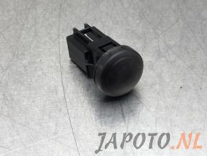 Gebruikte Sensor Licht Toyota Auris Touring Sports (E18) 1.2 T 16V Prijs € 15,00 Margeregeling aangeboden door Japoto Parts B.V.
