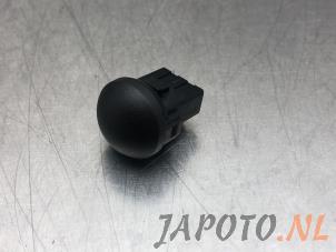 Gebruikte Sensor Licht Kia Sportage (NQ5) 1.6 T-GDi Hybrid 16V AWD Prijs € 14,95 Margeregeling aangeboden door Japoto Parts B.V.