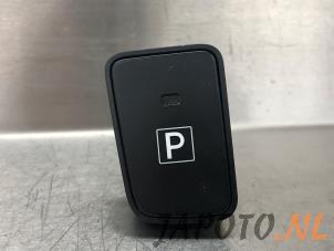 Gebruikte Schakelaar (diversen) Toyota Auris (E18) 1.8 16V Hybrid Prijs € 15,74 Margeregeling aangeboden door Japoto Parts B.V.