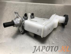 Gebruikte Hoofdremcilinder Hyundai iX35 (LM) 2.0 16V Prijs € 26,20 Margeregeling aangeboden door Japoto Parts B.V.