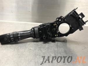 Gebruikte Licht Schakelaar Hyundai iX35 (LM) 2.0 16V Prijs € 49,95 Margeregeling aangeboden door Japoto Parts B.V.