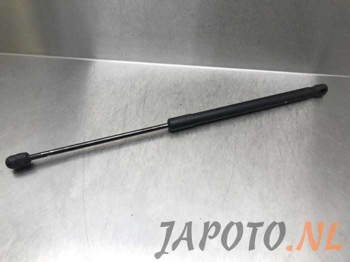 Gebruikte Kofferdekseldemper links-achter Kia Pro cee'd (EDB3) 1.4 CVVT 16V Prijs € 10,45 Margeregeling aangeboden door Japoto Parts B.V.