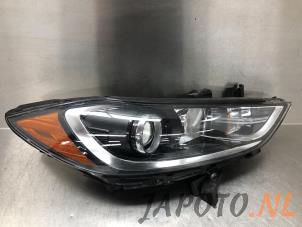 Gebruikte Koplamp rechts Hyundai Elantra Prijs € 222,28 Inclusief btw aangeboden door Japoto Parts B.V.