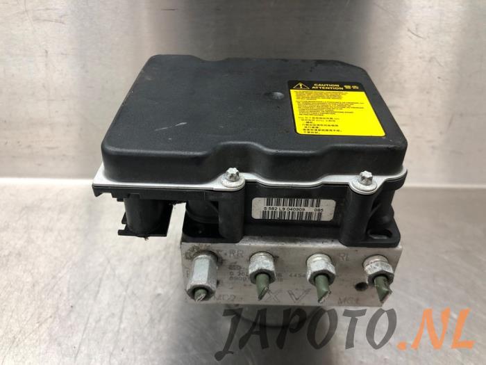 Gebruikte ABS Pomp Toyota Avensis Wagon (T27) 1.8 16V VVT-i Prijs € 78,74 Margeregeling aangeboden door Japoto Parts B.V.