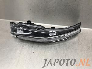 Gebruikte Knipperlicht spiegel links Kia Sportage (NQ5) 1.6 T-GDi Hybrid 16V AWD Prijs € 24,95 Margeregeling aangeboden door Japoto Parts B.V.