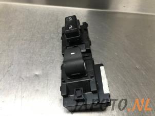 Gebruikte Elektrisch Raam Schakelaar Hyundai Elantra Prijs € 44,41 Inclusief btw aangeboden door Japoto Parts B.V.