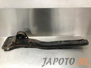 Gebruikte Drager vooras Mitsubishi Grandis (NA) 2.4 16V MIVEC Prijs € 51,45 Margeregeling aangeboden door Japoto Parts B.V.