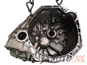 Gebruikte Versnellingsbak Nissan NV 250 (WF) 1.5 dCi 115 Prijs € 1.206,45 Margeregeling aangeboden door Japoto Parts B.V.