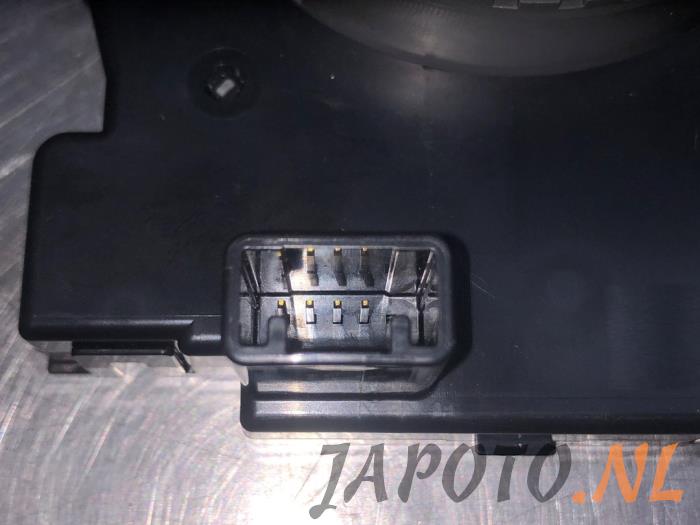 Stuurhoek sensor van een Mazda CX-5 (KE,GH) 2.2 SkyActiv-D 150 16V 2WD 2016