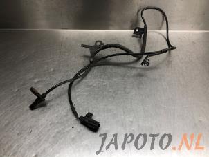 Gebruikte ABS Sensor Toyota Yaris III (P13) 1.5 16V Hybrid Prijs € 20,95 Margeregeling aangeboden door Japoto Parts B.V.