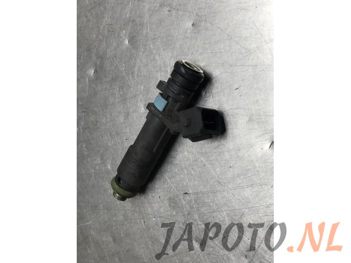 Injector (benzine injectie) van een Chevrolet Spark (M300) 1.0 16V Bifuel 2012
