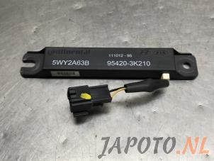 Gebruikte Keyless entry antenne Hyundai iX35 (LM) 1.6 GDI 16V Prijs € 34,95 Margeregeling aangeboden door Japoto Parts B.V.