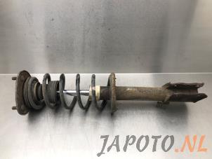 Gebruikte Mac Phersonpoot links-voor Mitsubishi Colt (Z2/Z3) 1.5 16V Prijs € 52,45 Margeregeling aangeboden door Japoto Parts B.V.