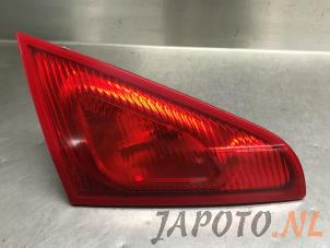 Gebruikte Achterlicht links Mitsubishi Colt (Z2/Z3) 1.5 16V Prijs € 19,00 Margeregeling aangeboden door Japoto Parts B.V.