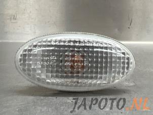 Gebruikte Knipperlicht Scherm rechts-voor Mazda 2 (NB/NC/ND/NE) 1.4 16V Prijs € 6,95 Margeregeling aangeboden door Japoto Parts B.V.