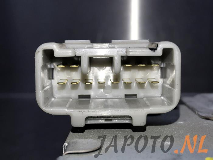 Esp computer van een Lexus SC 430 4.3i 32V VVT-i 2002