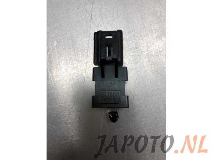 Gebruikte Sensor Temperatuur binnen Lexus SC 430 4.3i 32V VVT-i Prijs € 15,70 Margeregeling aangeboden door Japoto Parts B.V.