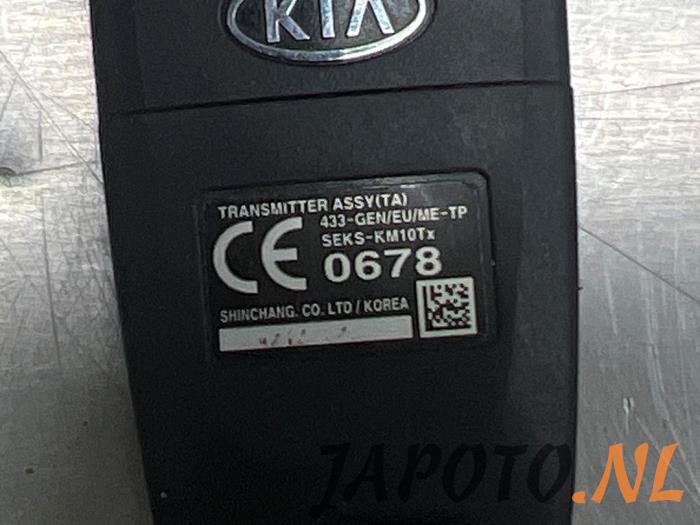 Kontaktslot + computer van een Kia Picanto (TA) 1.0 12V 2013